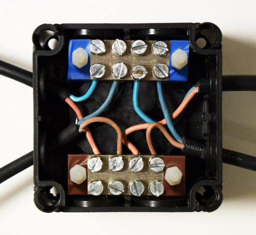 EAZYLINK4 - Waterproof 4 Way Connection Box 12v - Image 2
