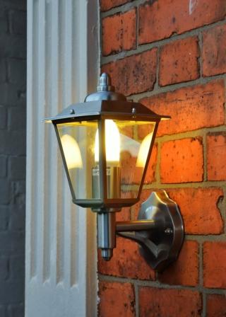 Stellus CLASSICA 320 WL - Stainless Steel Outdoor Wall Lantern - Image 3