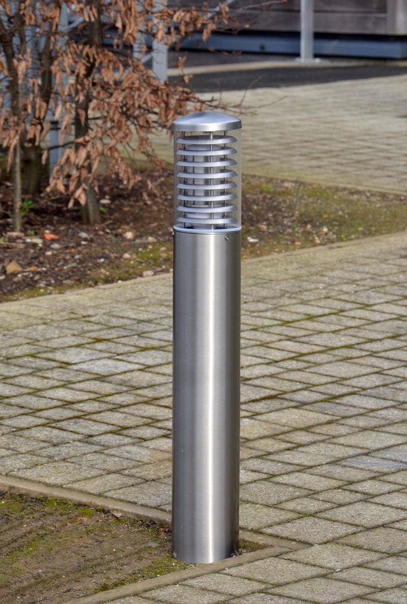 STELLED - Marine Grade 316 Stainless Steel Commercial Bollard Light - Image 4