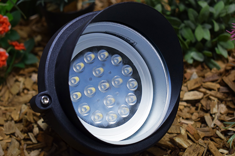 PAR38 Spotlight Bulb -  LED ES/E27 18W - Daylight White - Image 3