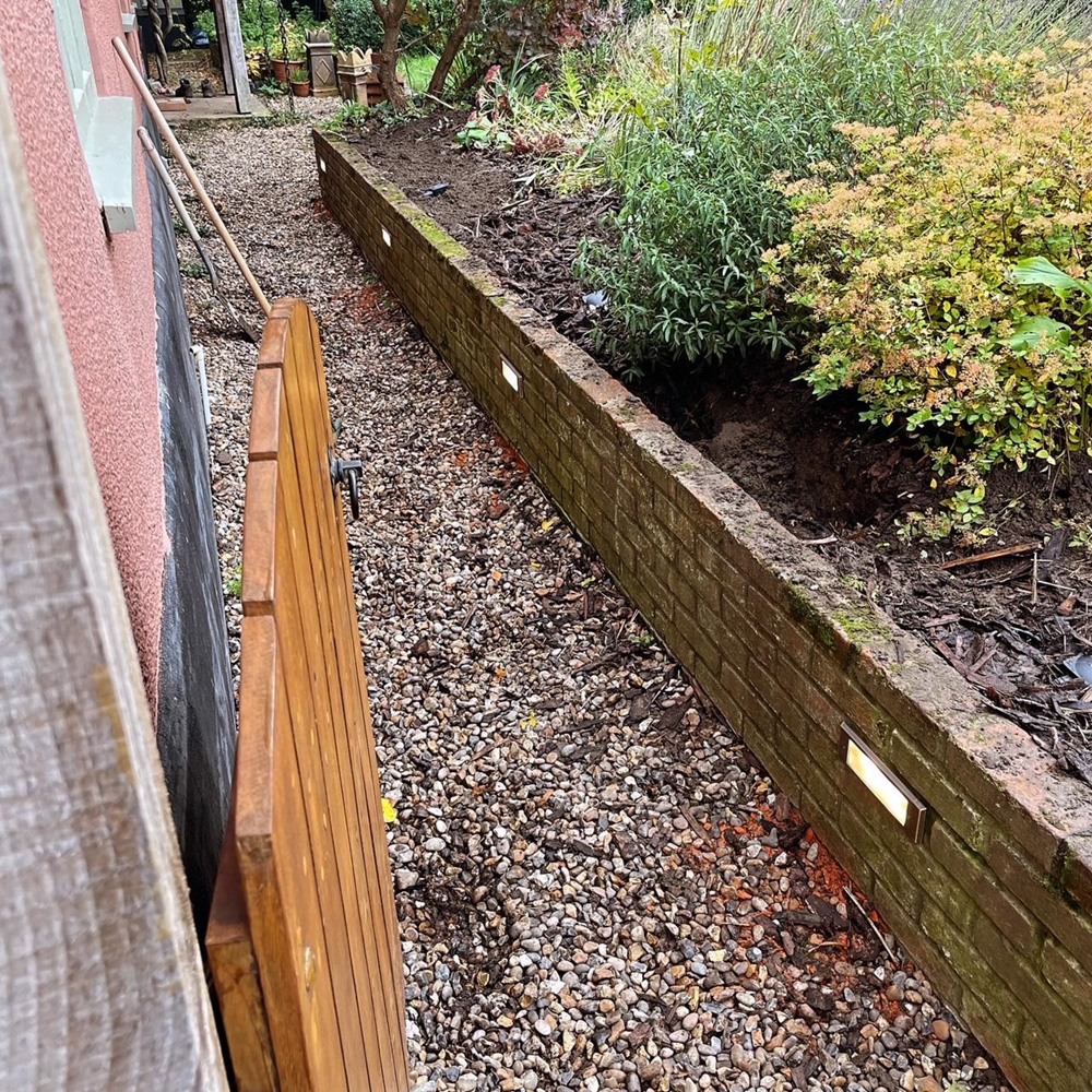 Charleston Brass Brick Light - Frosted Glass Front (240v) - Image 21