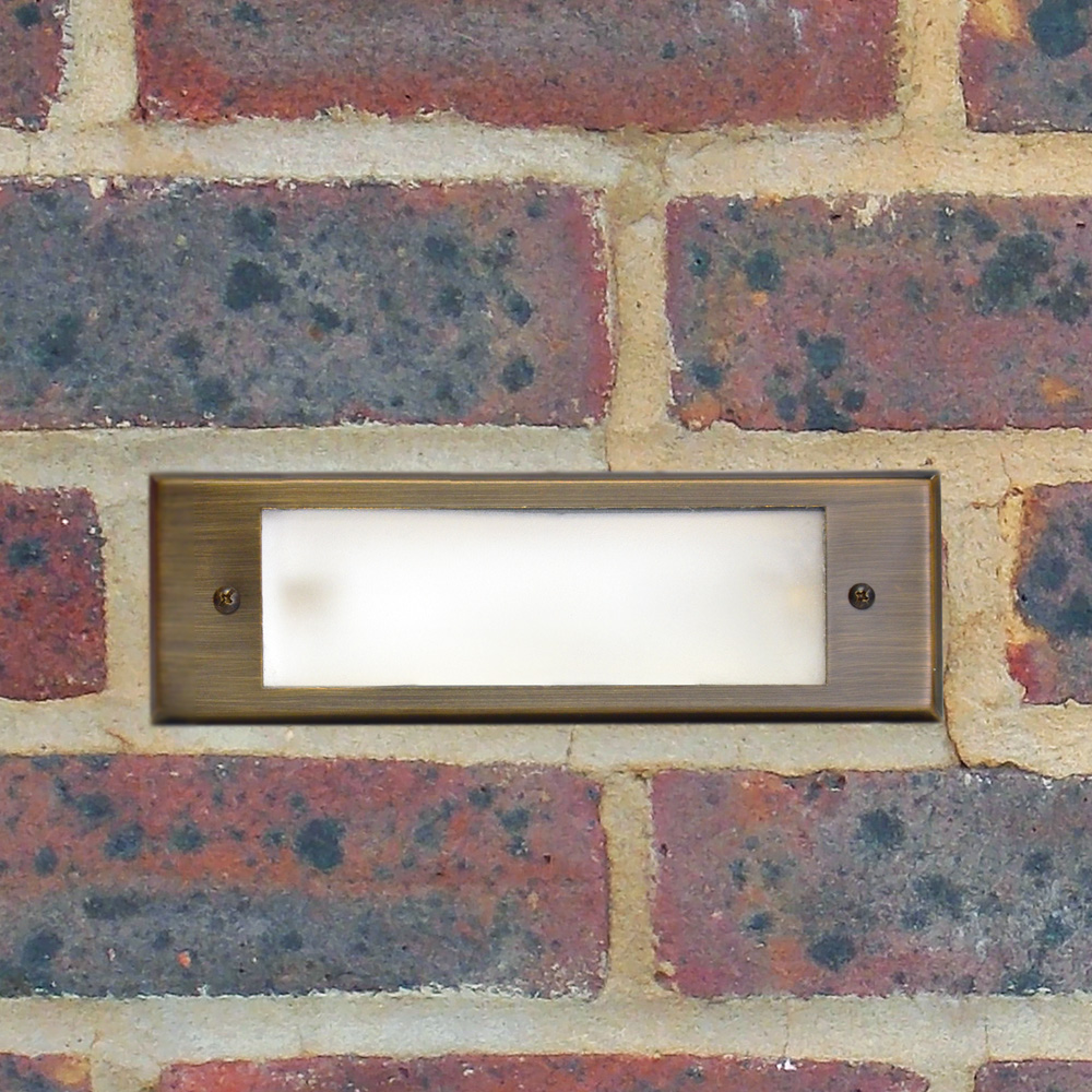 Charleston 12v Brick Light - Frosted Glass Front - Image 6