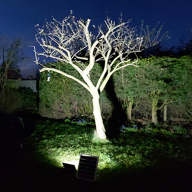 Pro Solar LUMELUX - High Output Solar Flood Lights with Remote Control 25W - Image 5