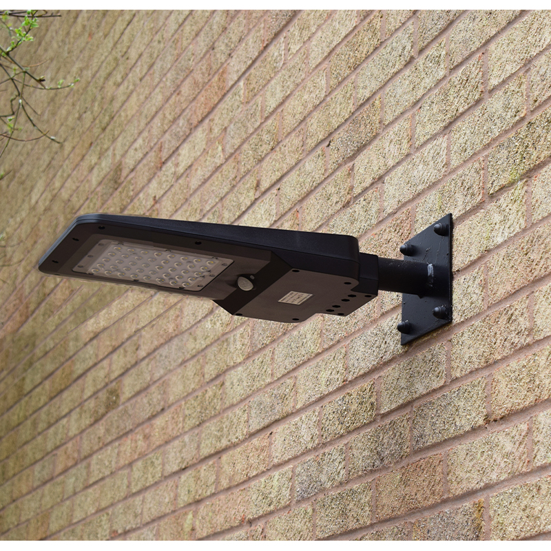 Pro Solar HIWAY - High Output PIR Motion Sensor Solar Light - Black 1600lm (15W) - Image 2